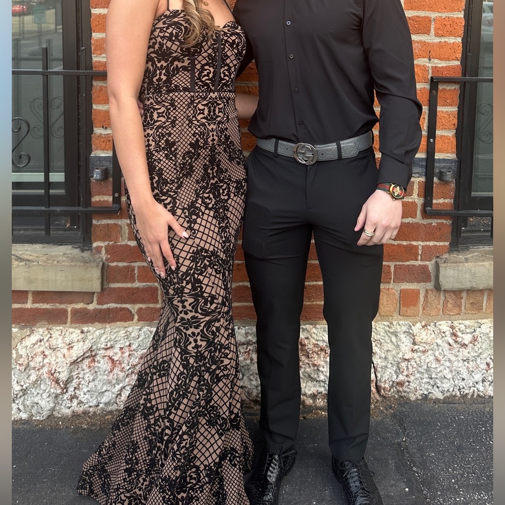 Windsor Black Lace Prom Dress